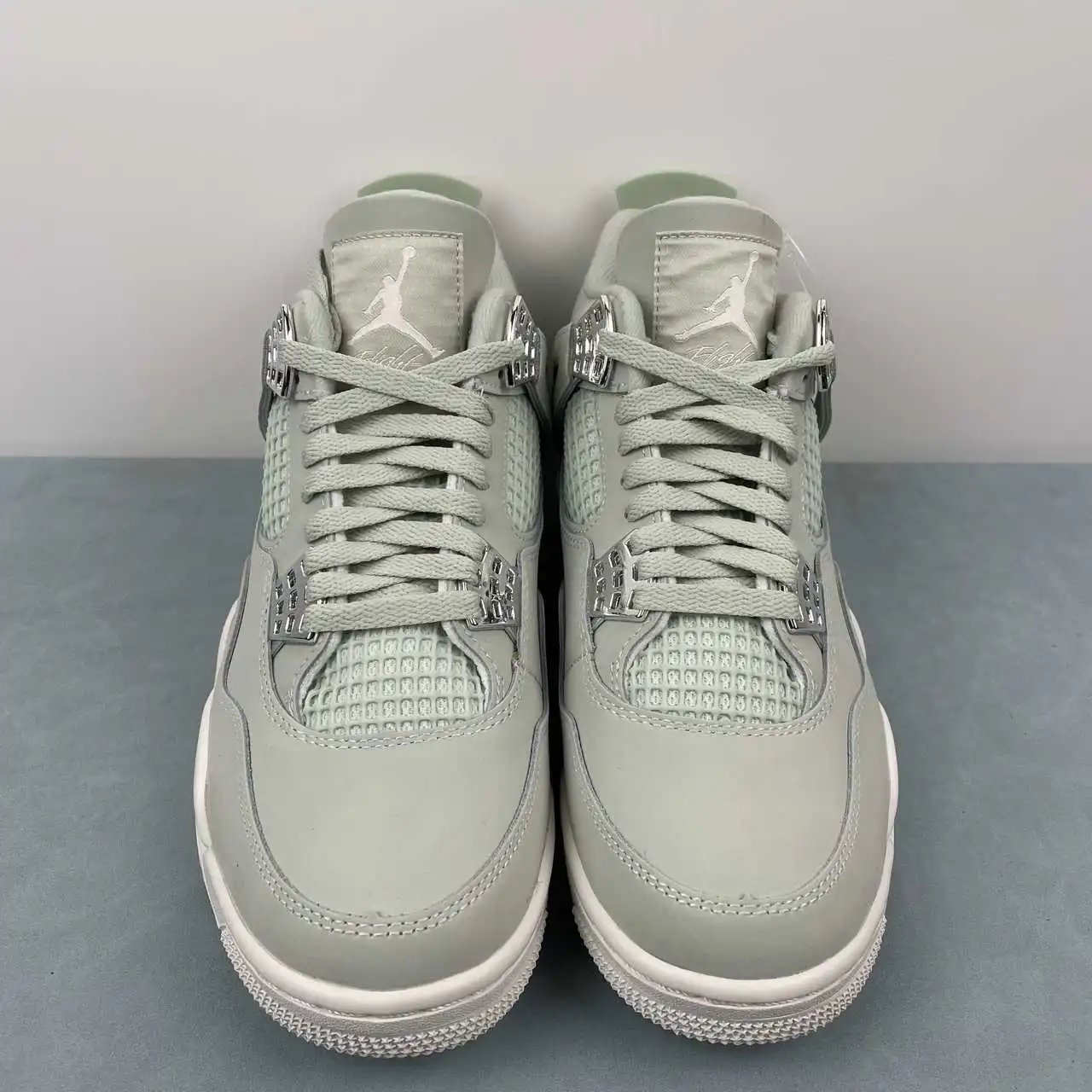 Air Jordan 4 HV0823-003 thumbnail 4