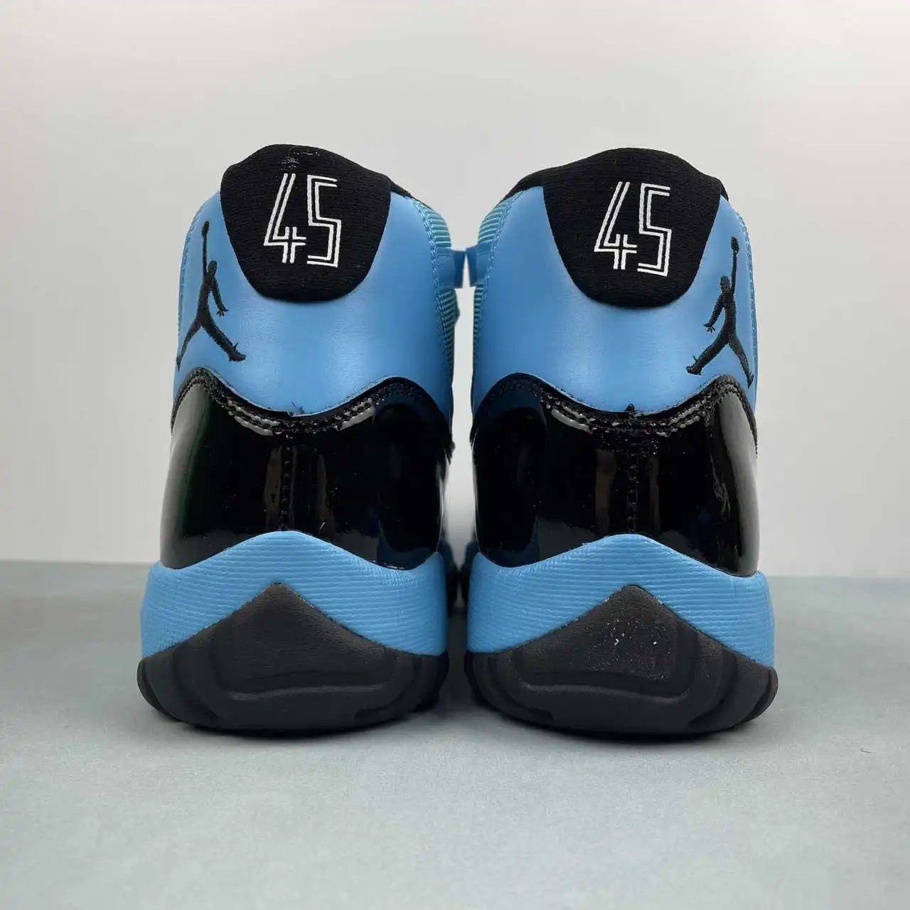 AJ11 Black Blue – CT8012-440 thumbnail 3