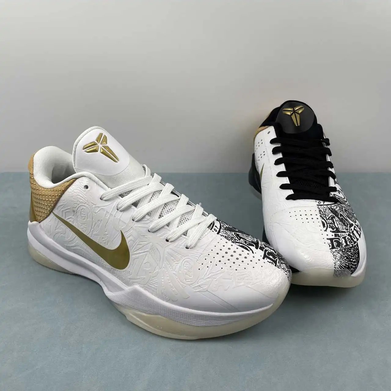 Nike Kobe CT8014-100 thumbnail 2