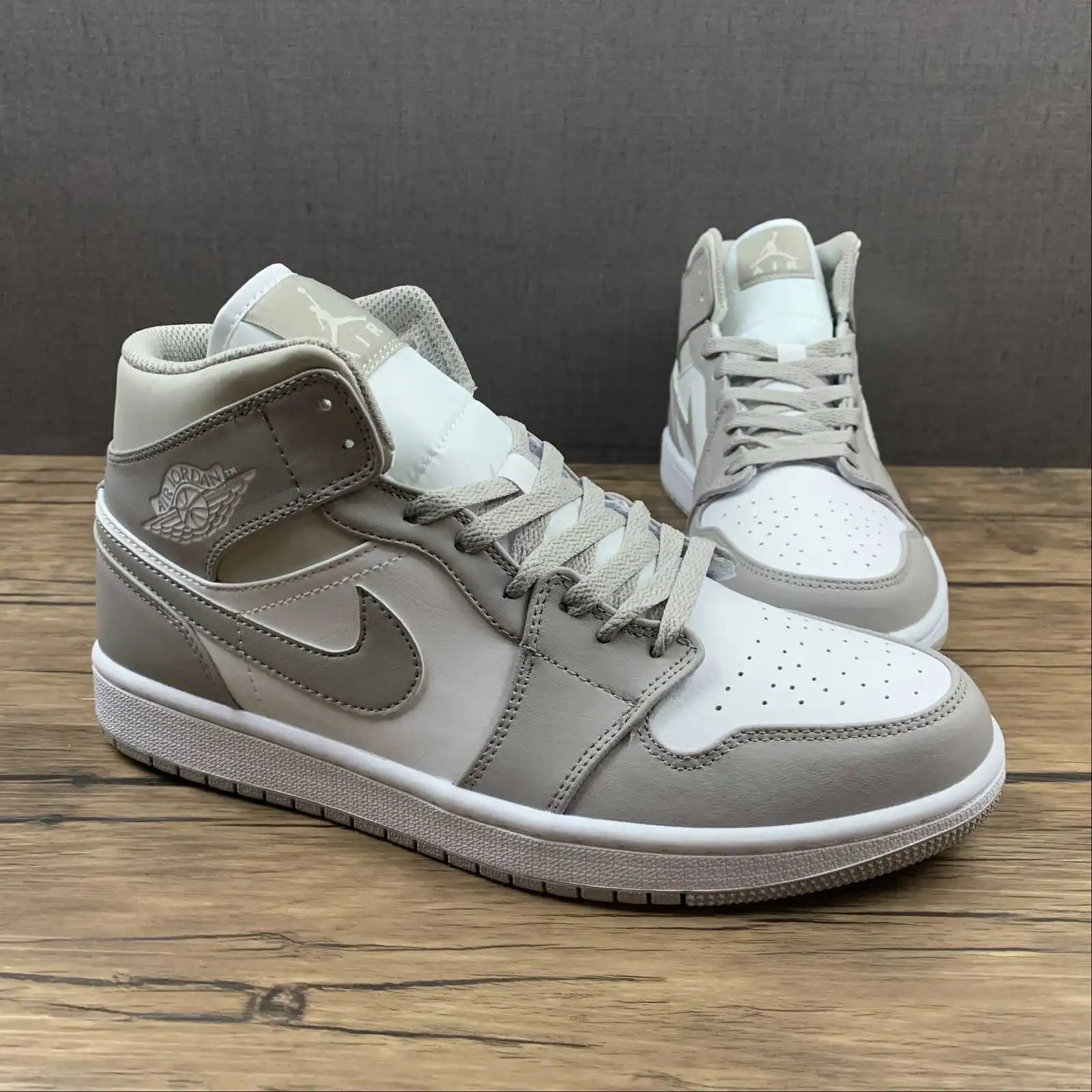 AJ1 Milk Tea Grey thumbnail 2