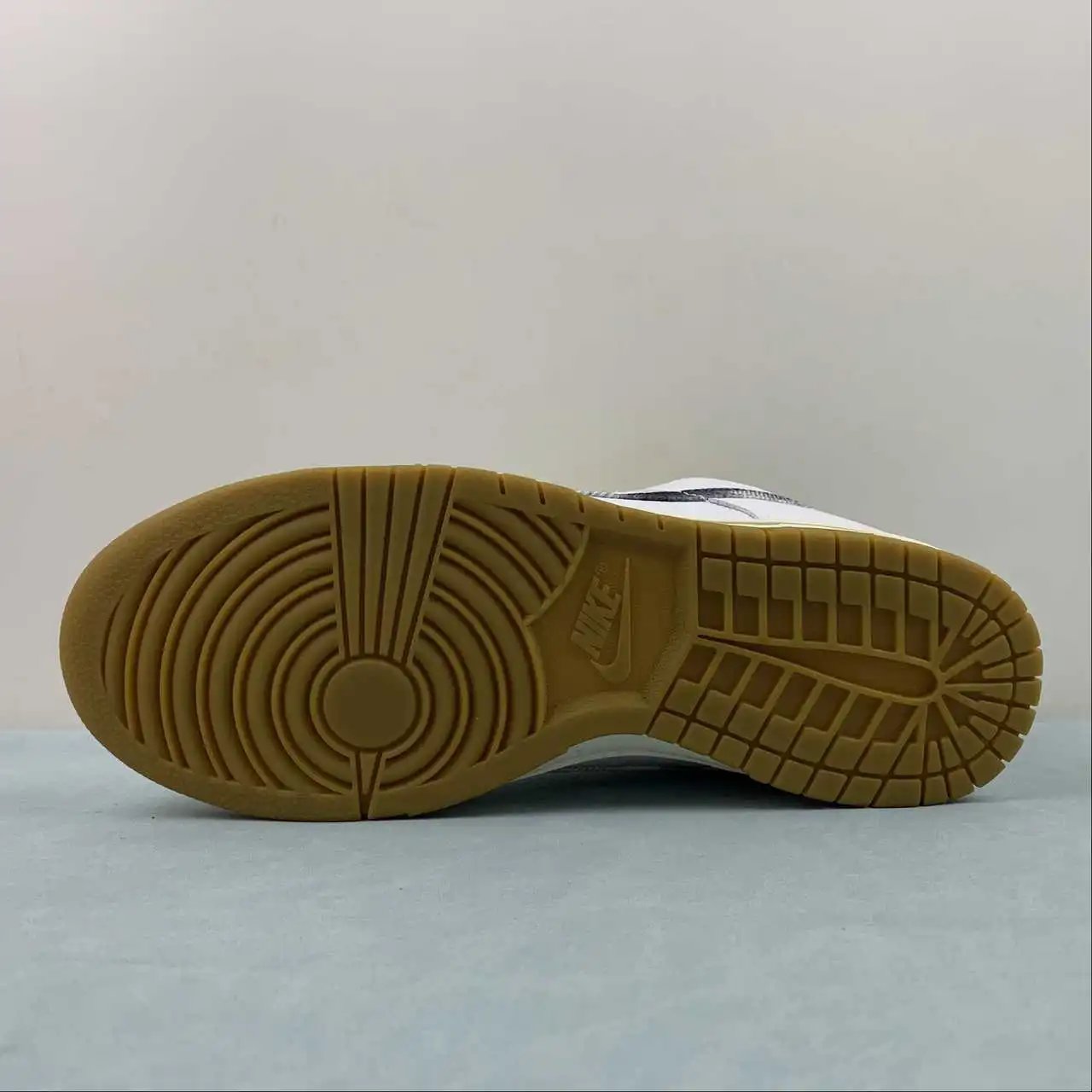 Nike Dunk Low FN6881-100 12