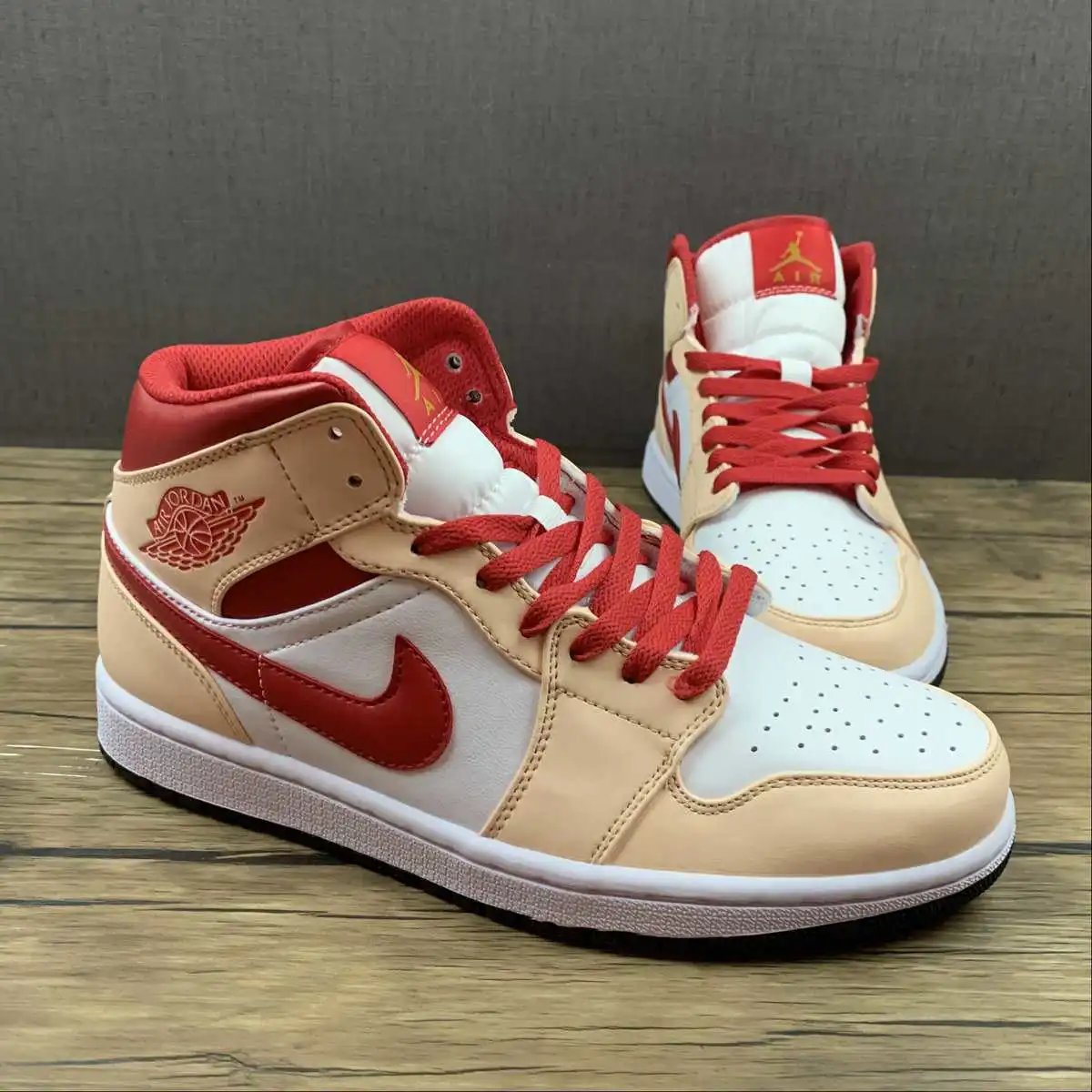 AJ1 Apricot Casual thumbnail 2