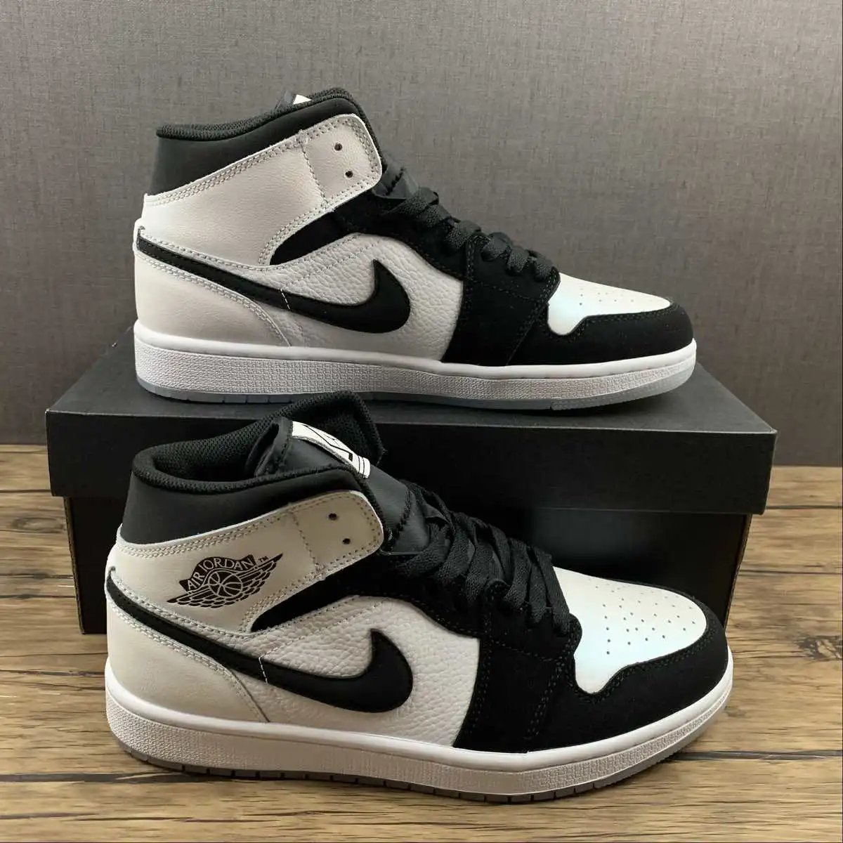 AJ1 Mid Black White – DH6933-100