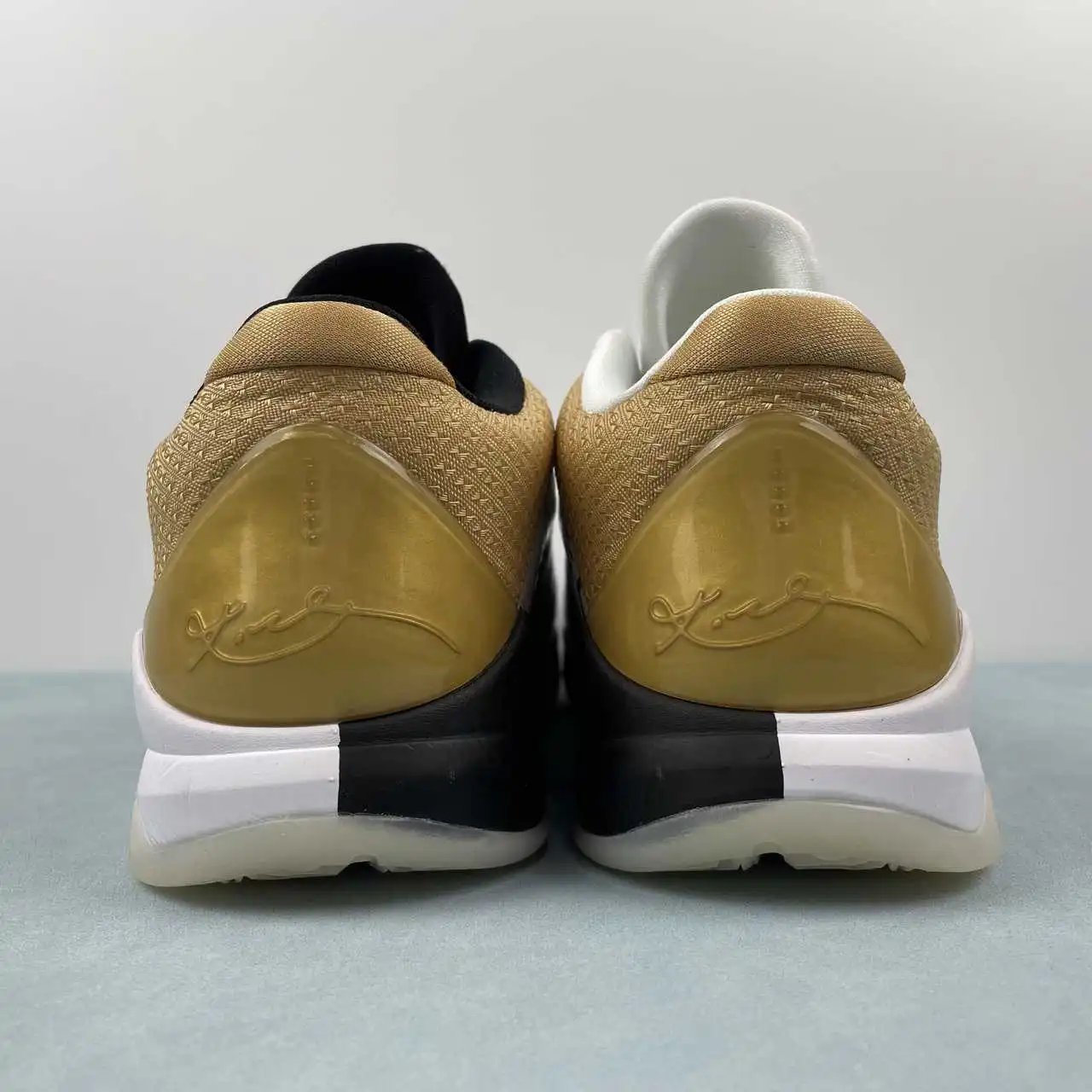 Nike Kobe CT8014-100 thumbnail 3