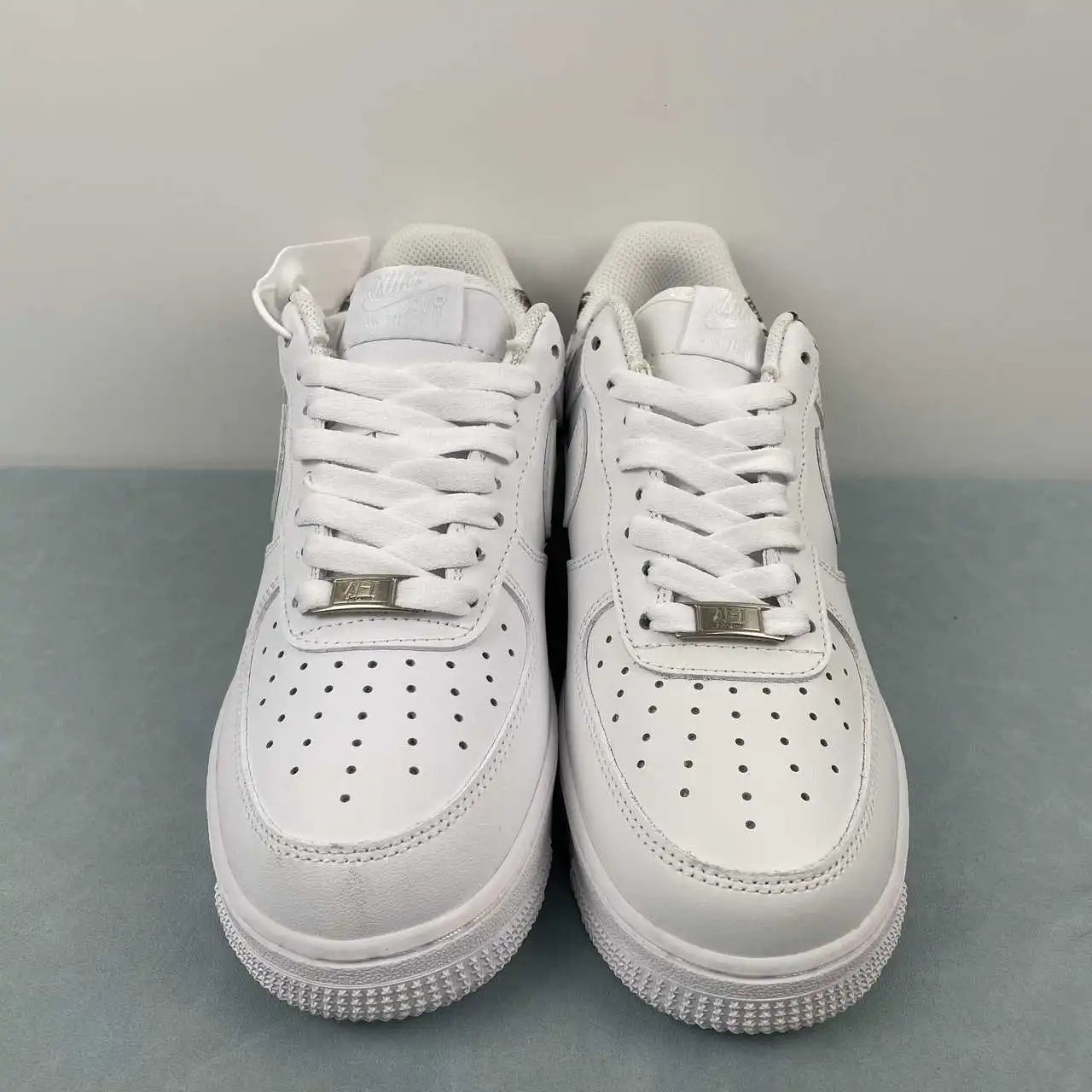 Nike Air Force 1 923044-100 thumbnail 3