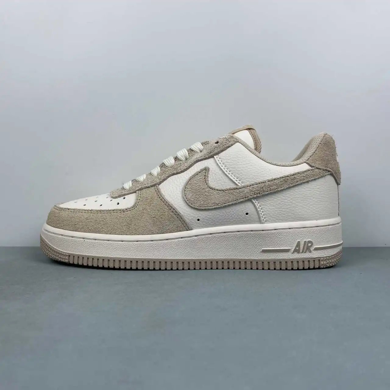 Nike Air Force 1 HQ3905-001 thumbnail 4