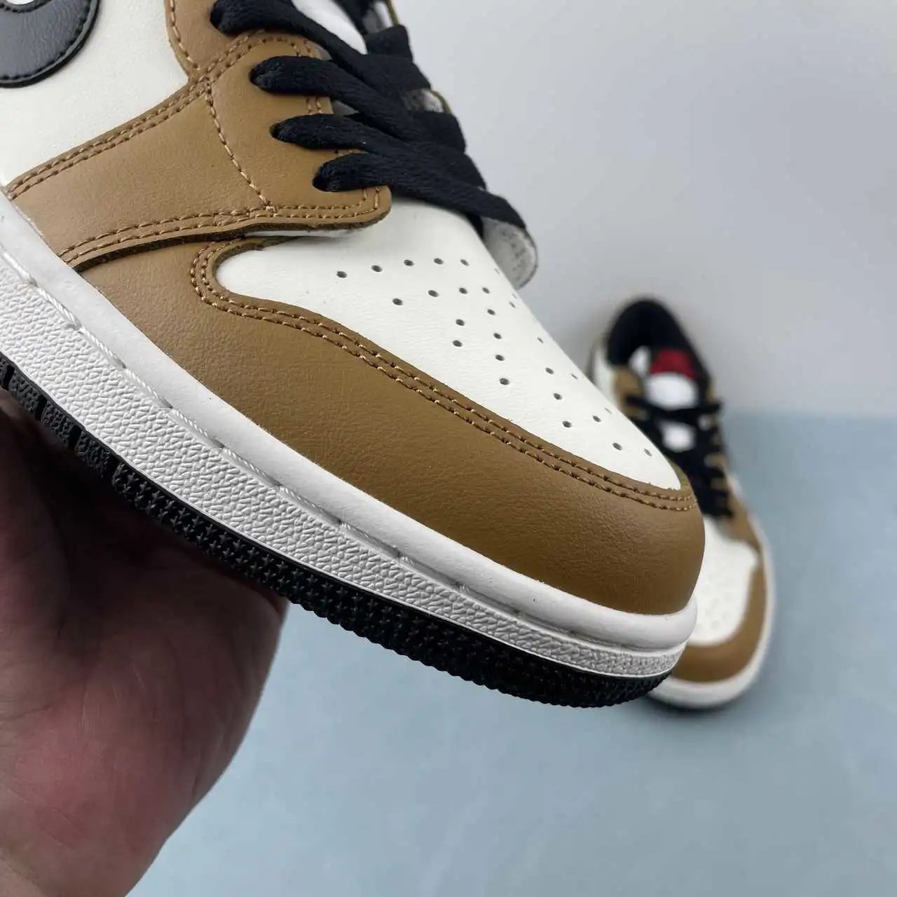 Air Jordan 1 Low CZ0790-107 7