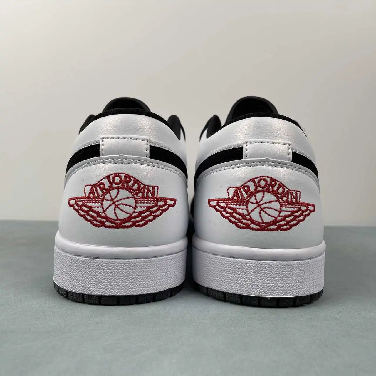 Air Jordan 1 Low HF3188-106 thumbnail 4