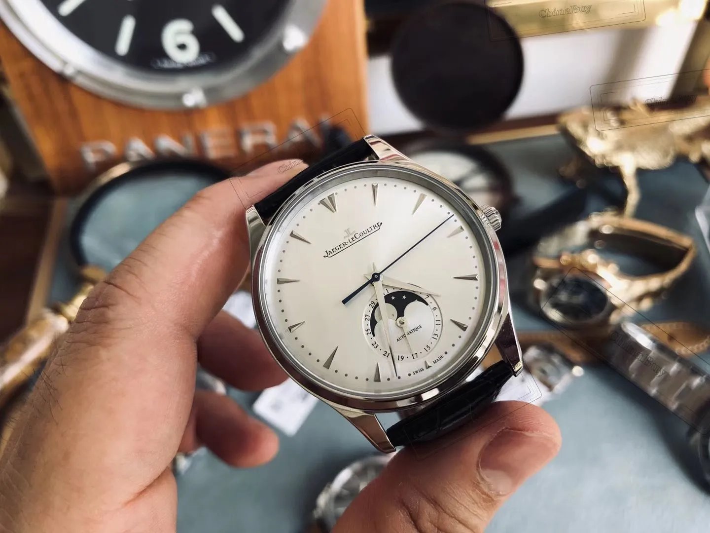 JAEGER-LECOULTRE Q1368420
