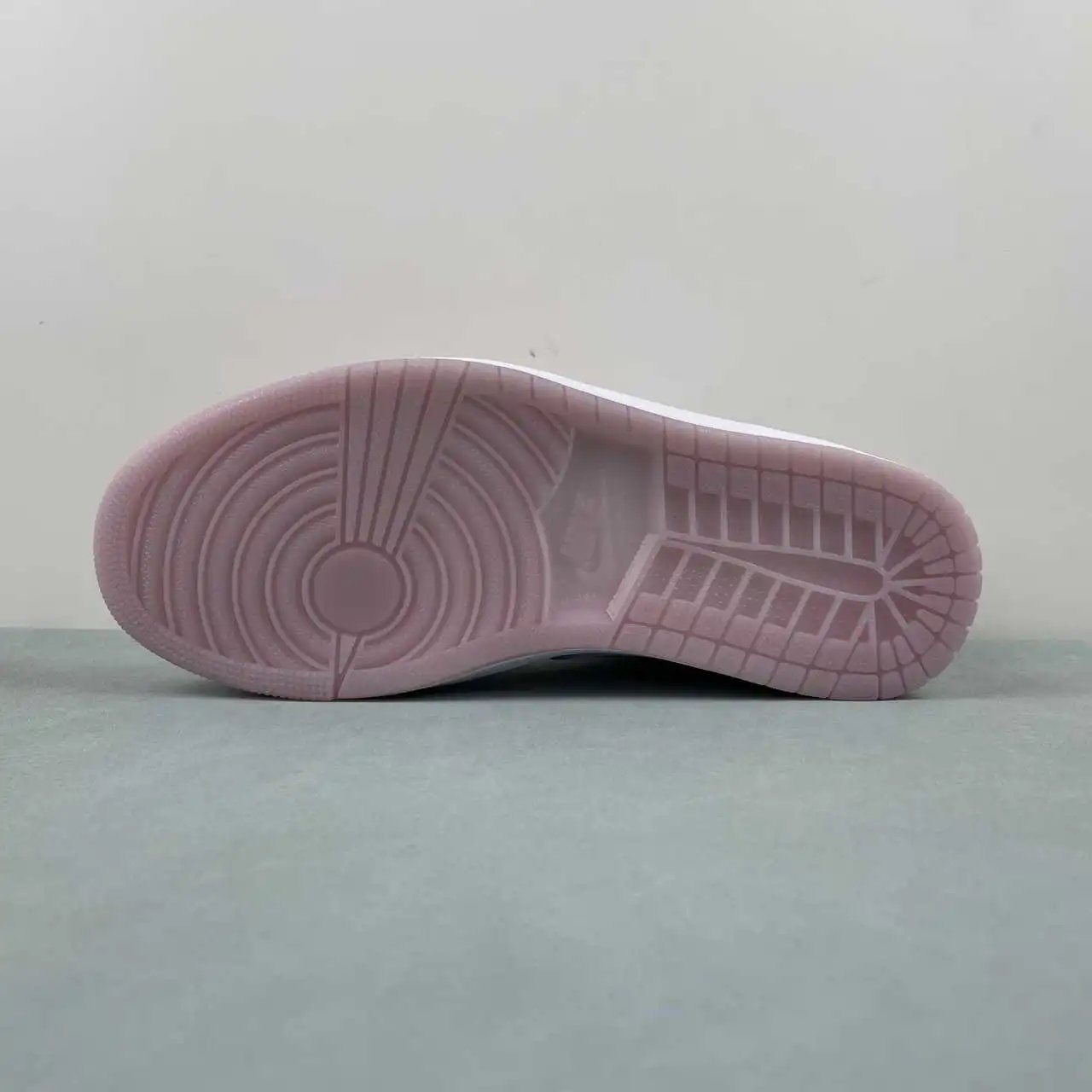 Air Jordan 1 Low HM3706-141 11