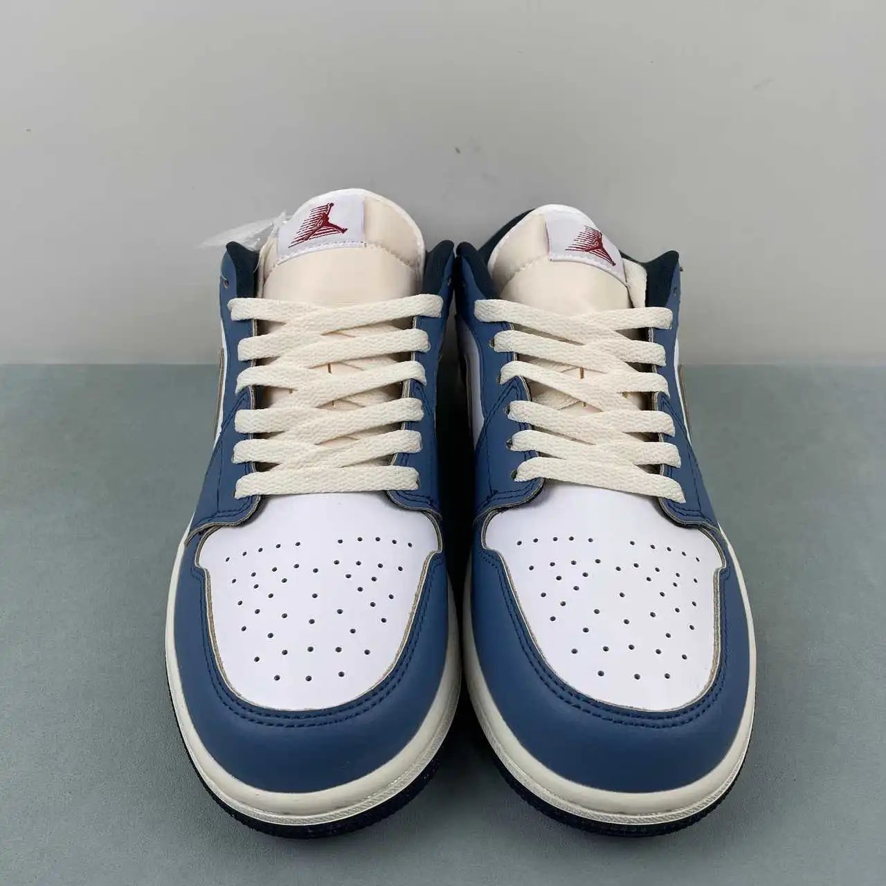 Air Jordan 1 Low HM3711-144 thumbnail 3