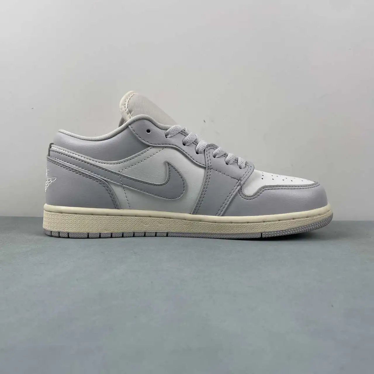 Air Jordan 1 Low DC0774-103 6