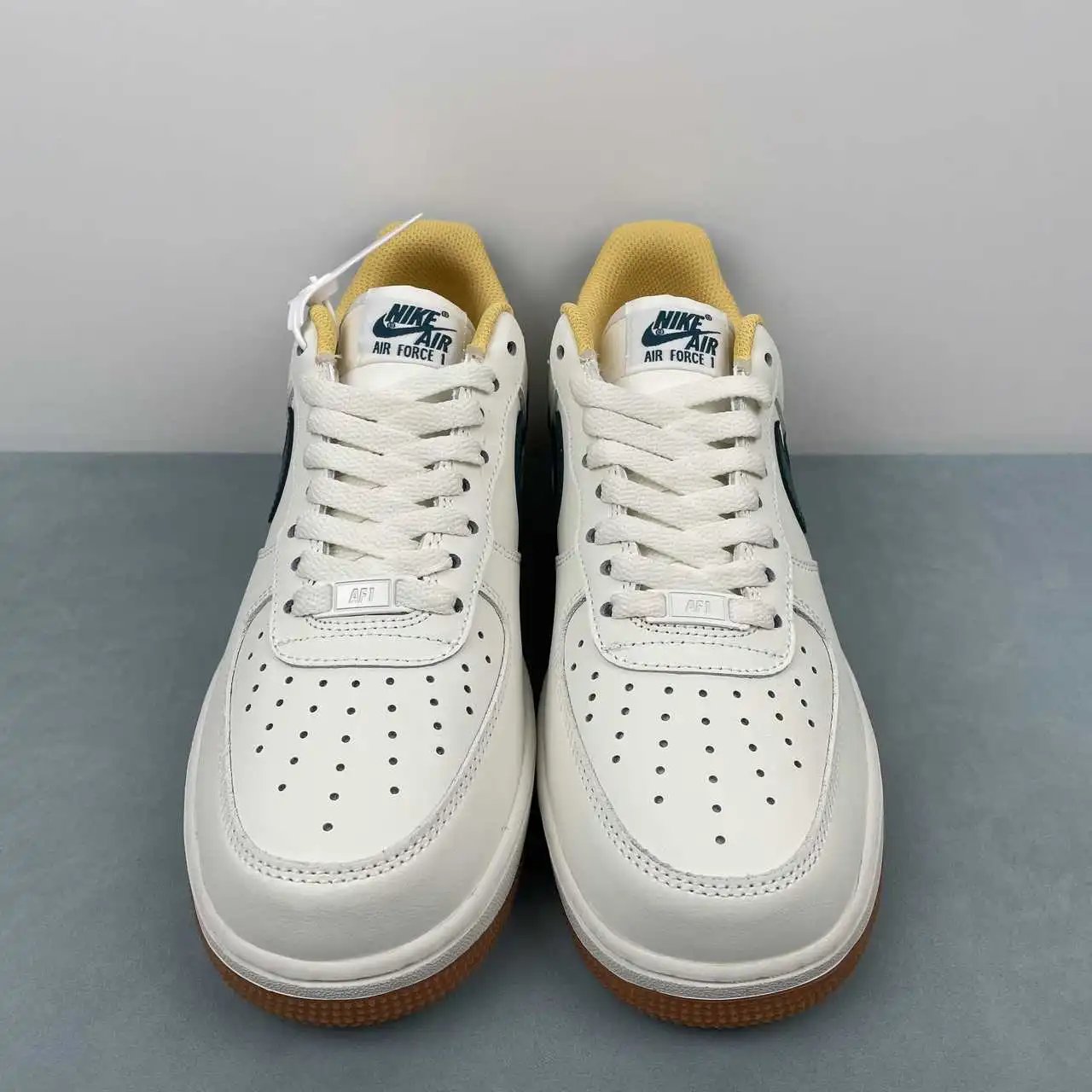 Nike Air Force 1 FD9063-111 thumbnail 3