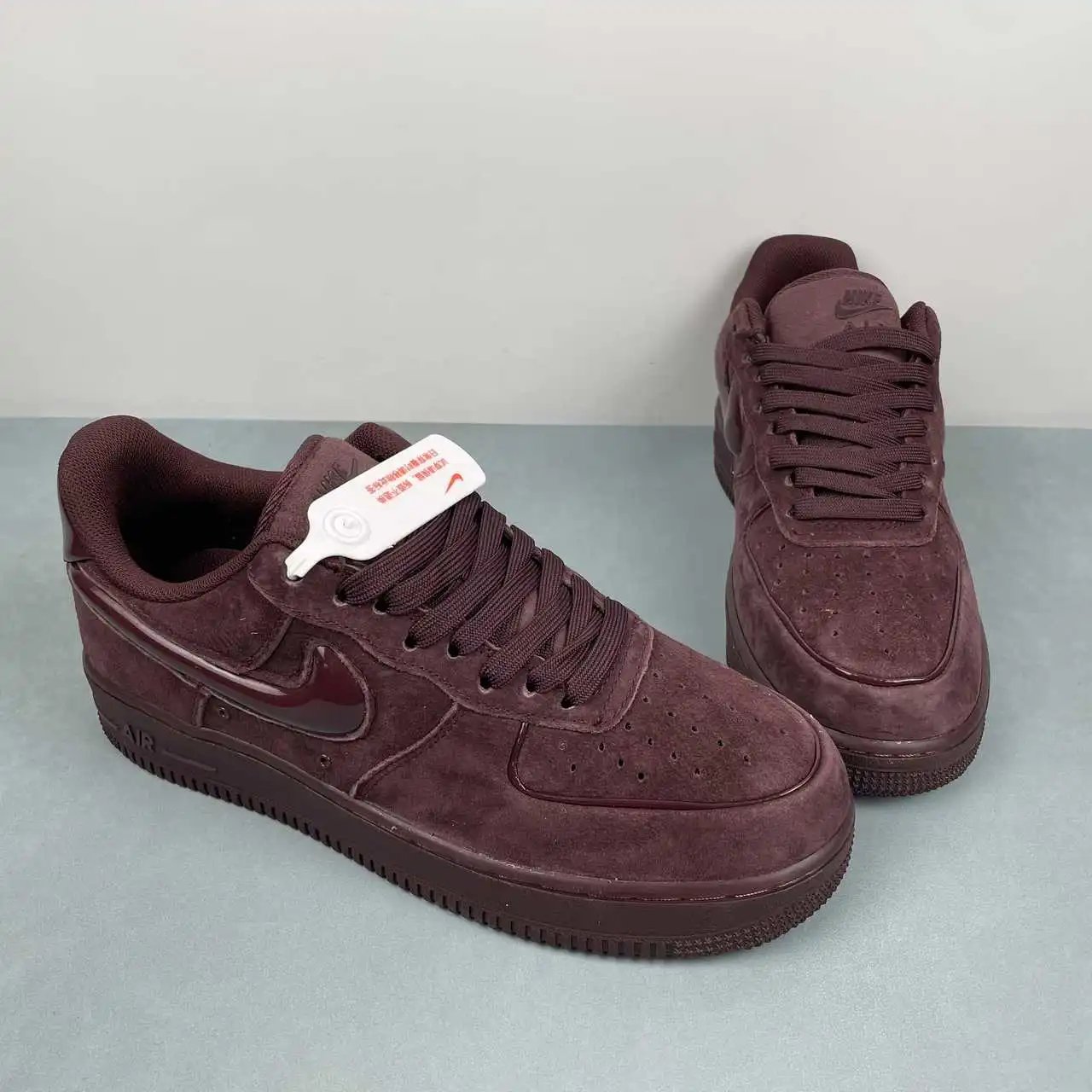 Nike AIR FORCE 1 HV4406-600 thumbnail 2