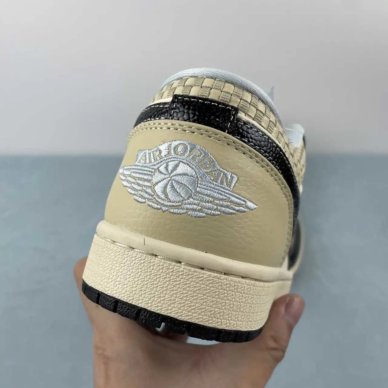 Air Jordan 1 Low HQ3437-101 8