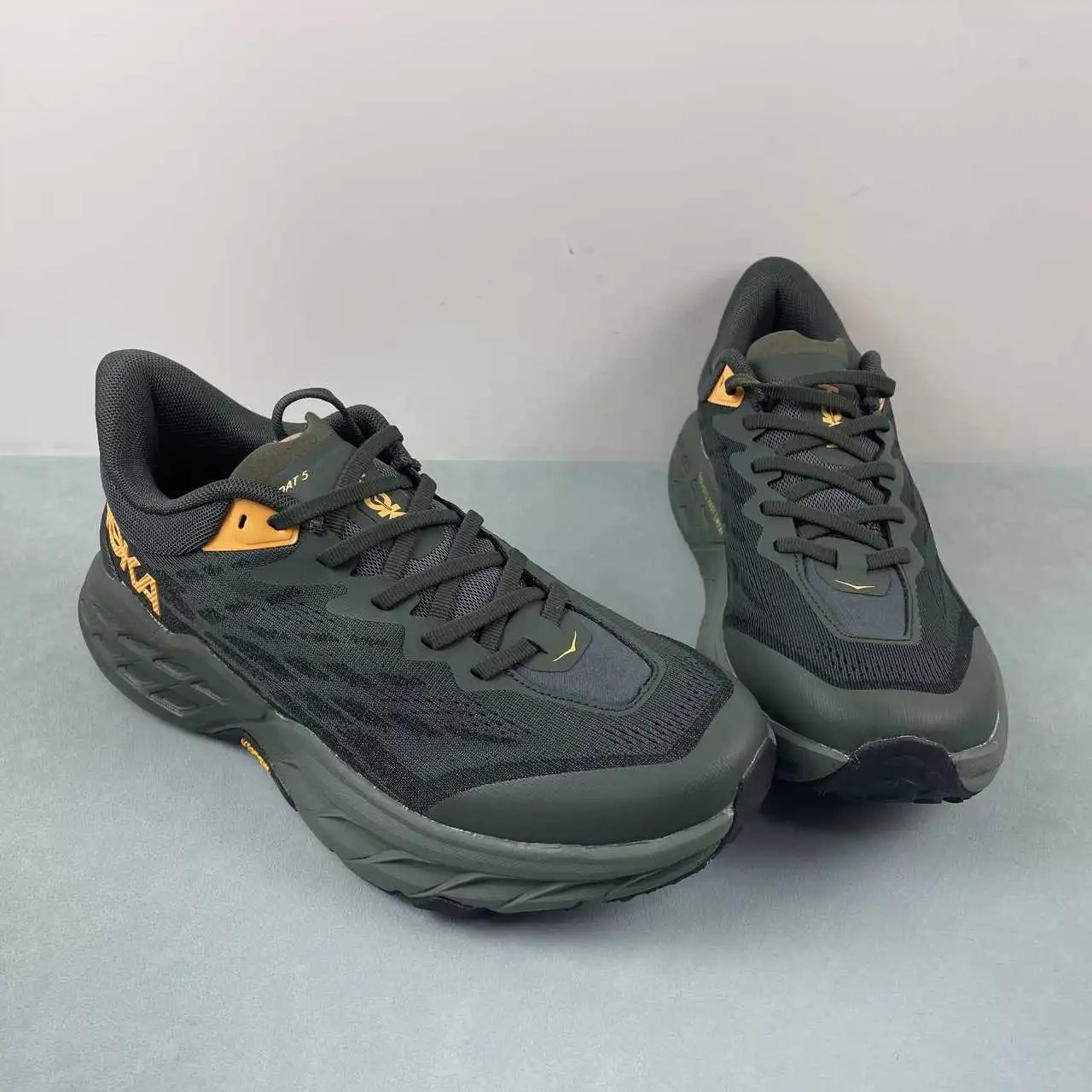 HOKA Speedgoat 5 1123157-DBTH thumbnail 2