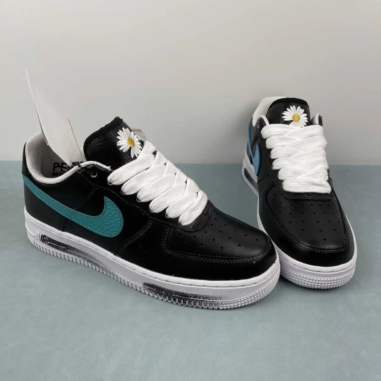 Nike Air Force 1 AQ3692-004 thumbnail 2