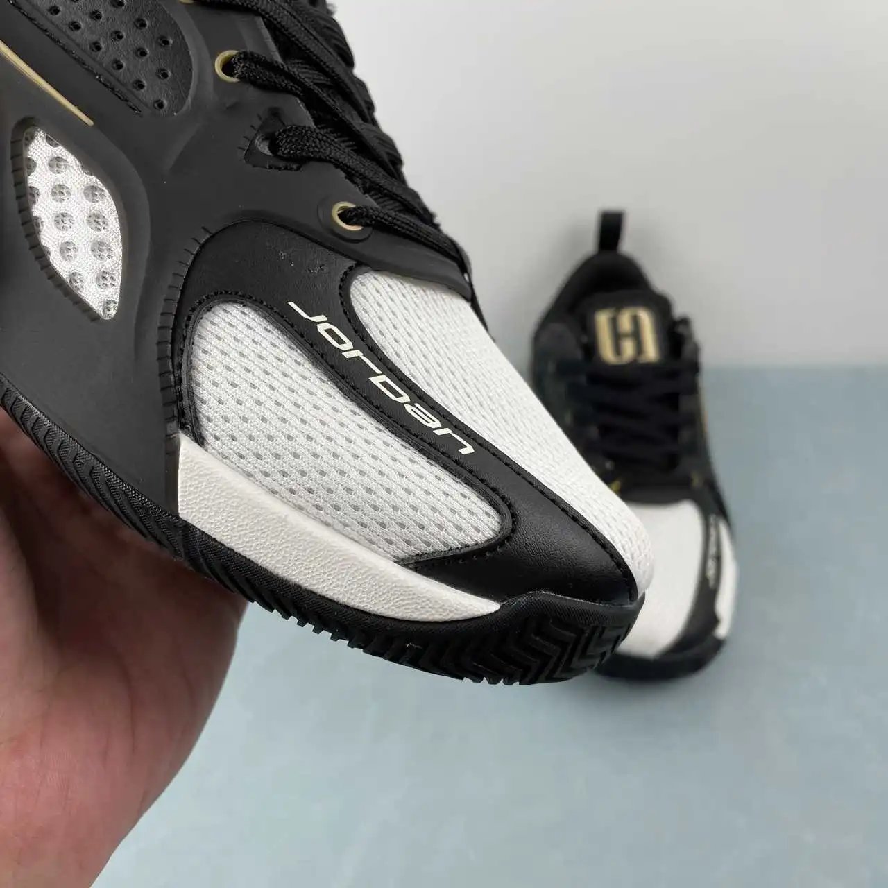 Jordan Flight Court FQ3858-007 7