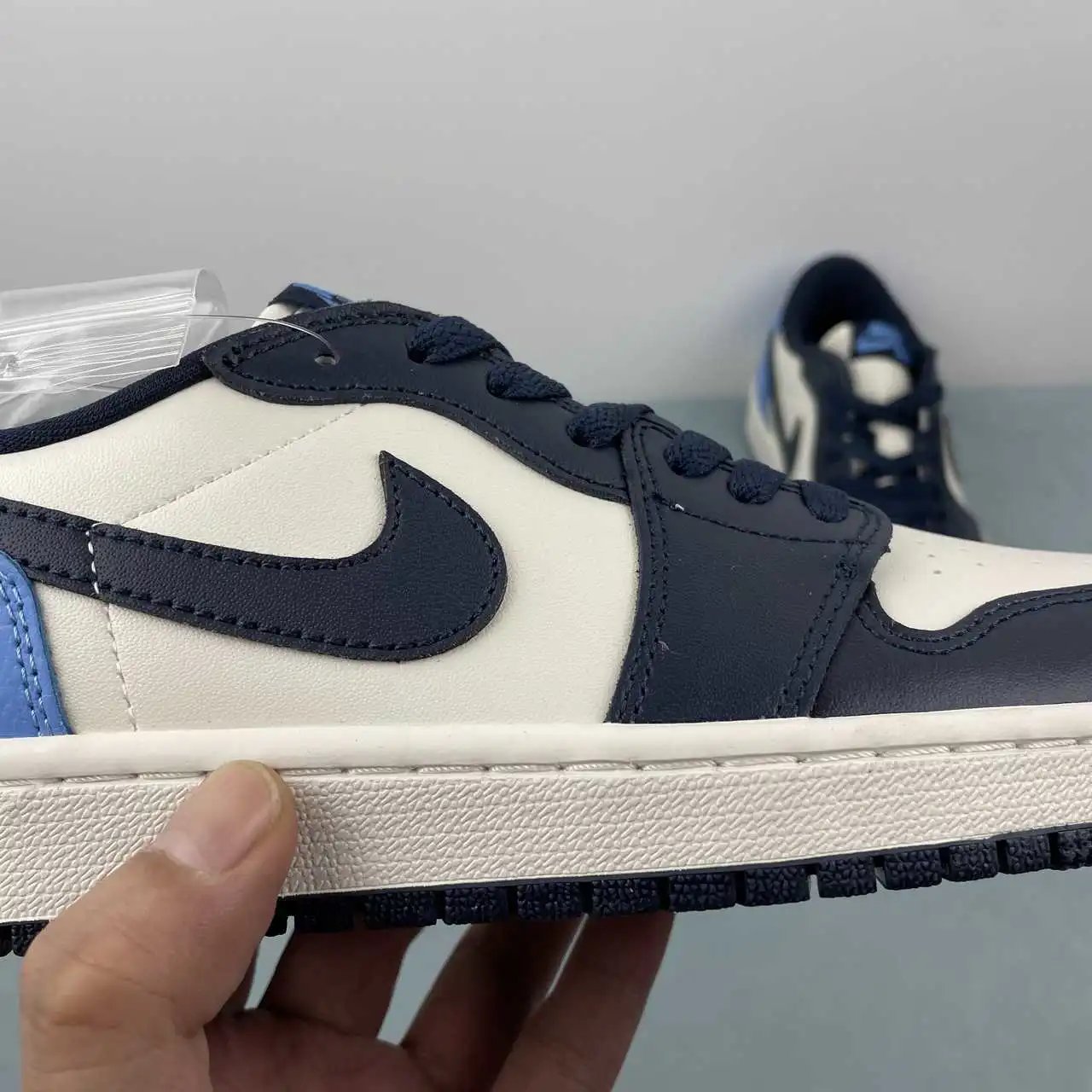 Air Jordan 1 Low CZ0790-400 9