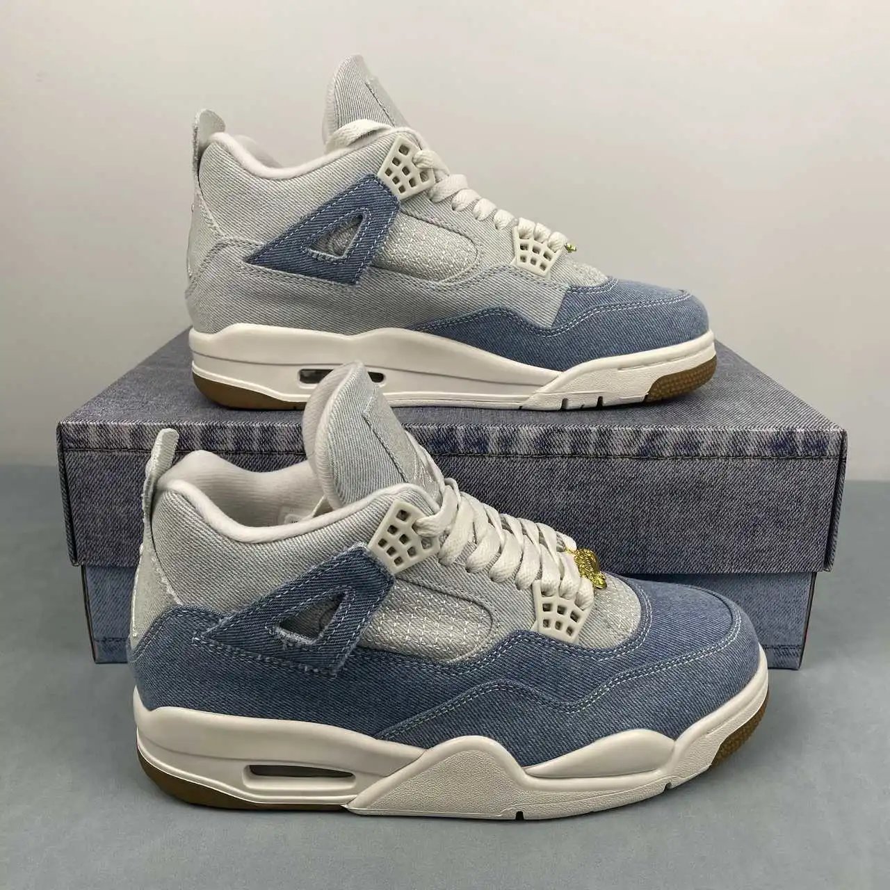 Air Jordan 4 IB6716-100