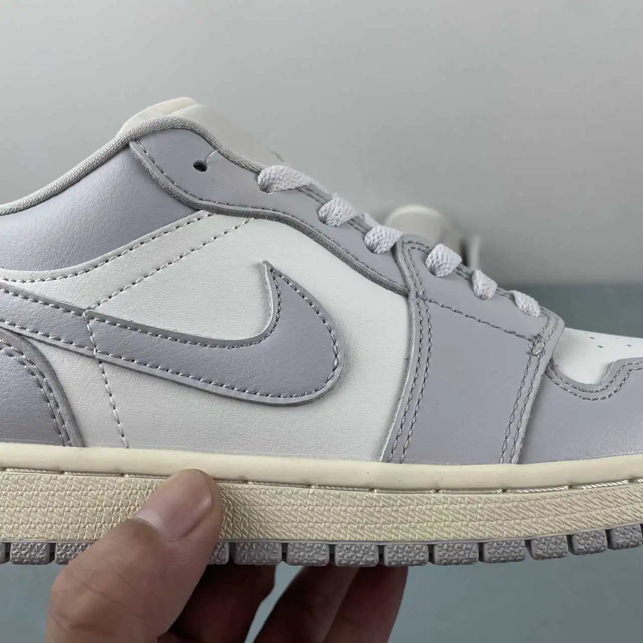 Air Jordan 1 Low DC0774-103 9