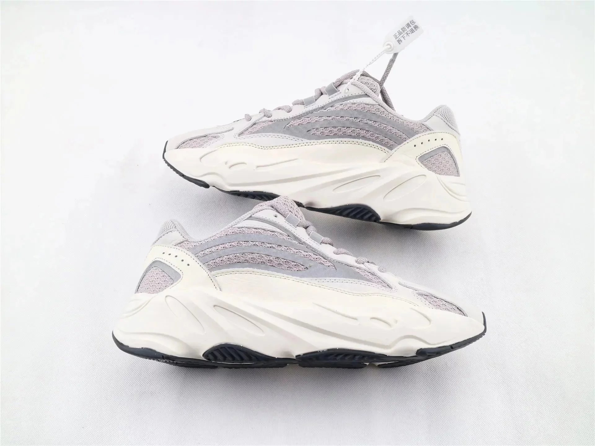 700V2 Silver Grey
