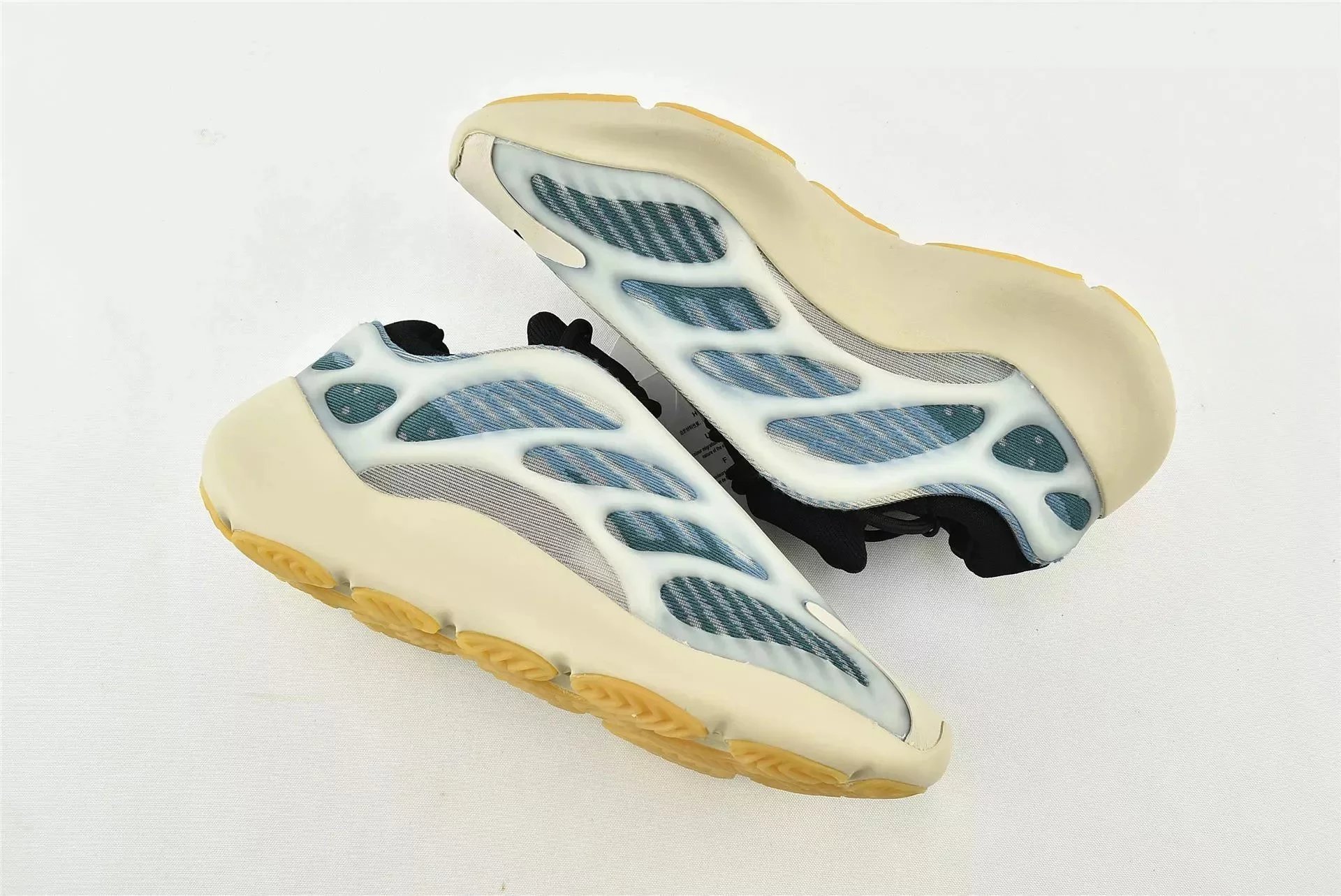 700V3 Blue Crystal