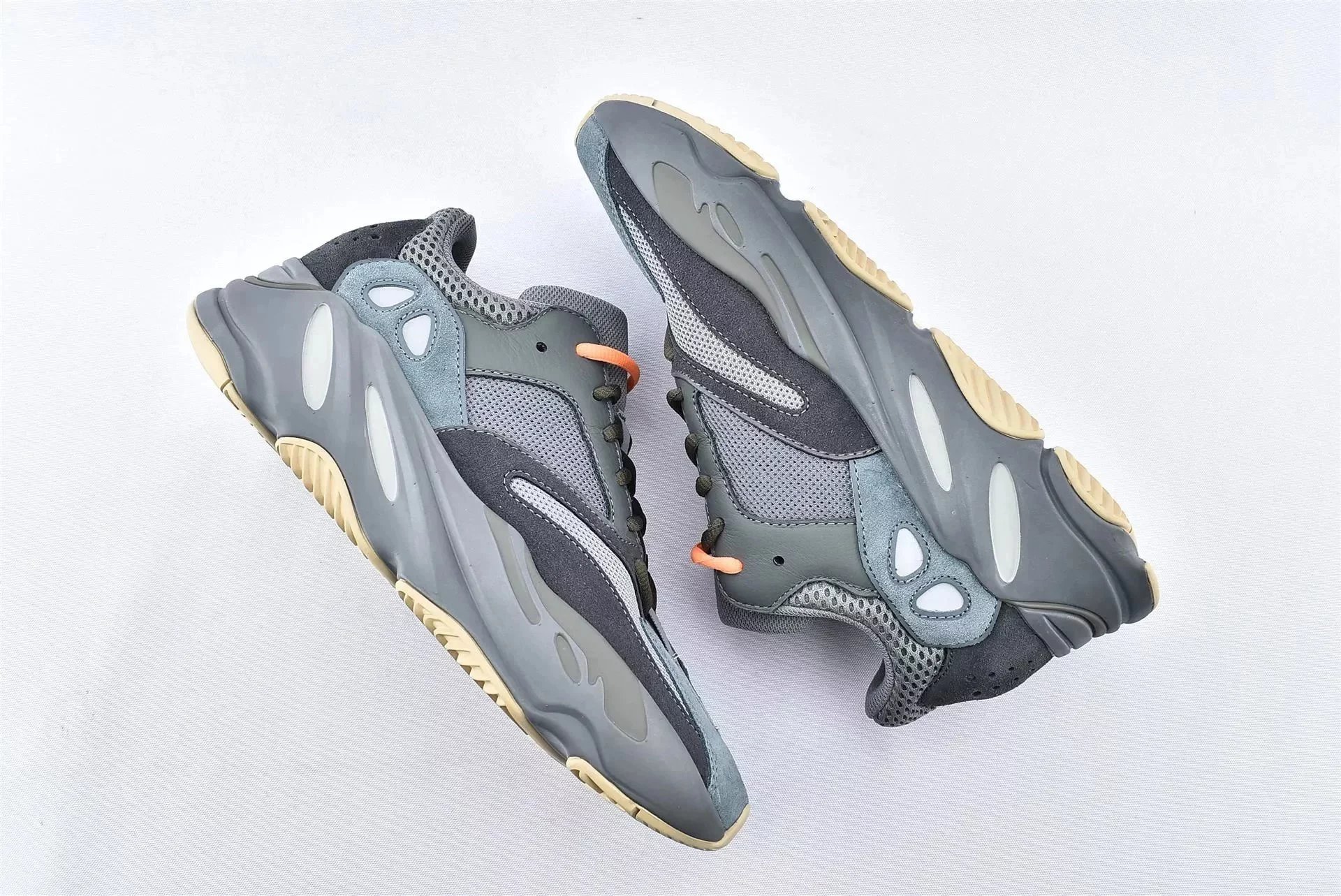 700V2 Duck Blue
