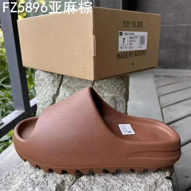 Adidas Slippers Ribbed Three-Stripe Slide product detail image 10