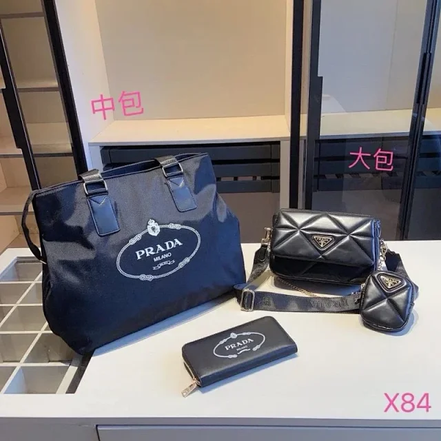 Louis Vuitton Handbags Three-piece handbag set with matching wallet and shoulder strap product detail image 2