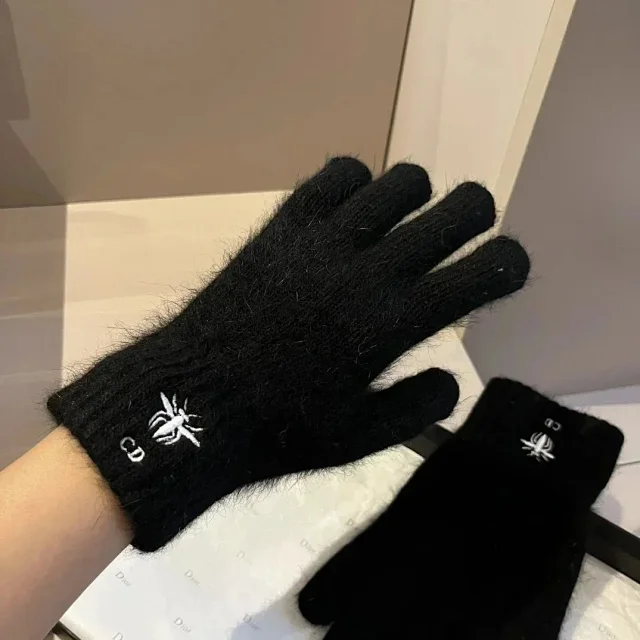 Unbranded Gloves Knitted with embroidered motifs product detail image 5