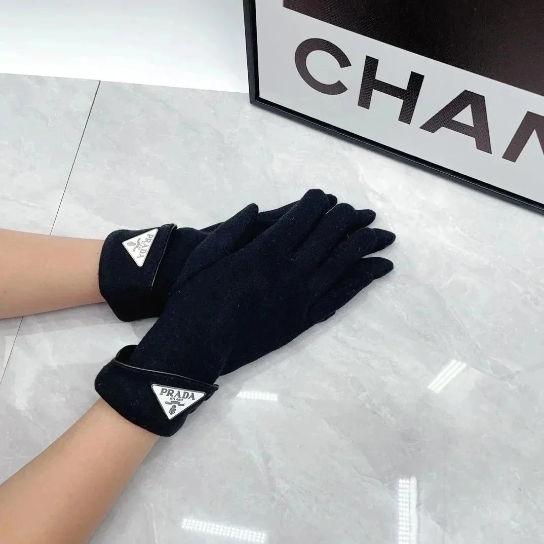 Prada Triangle Logo Wool-Blend Gloves Black