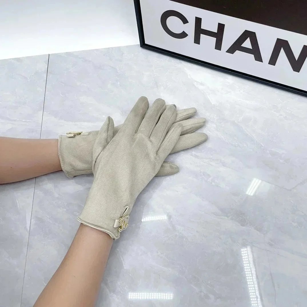 Chanel CC Bow Detail Beige Leather Gloves