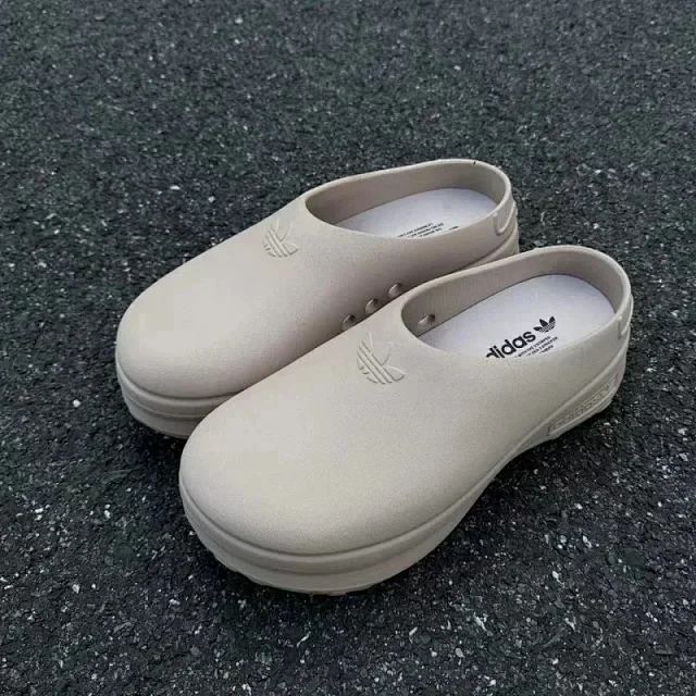 Adidas Slippers Ribbed Three-Stripe Slide product detail image 7