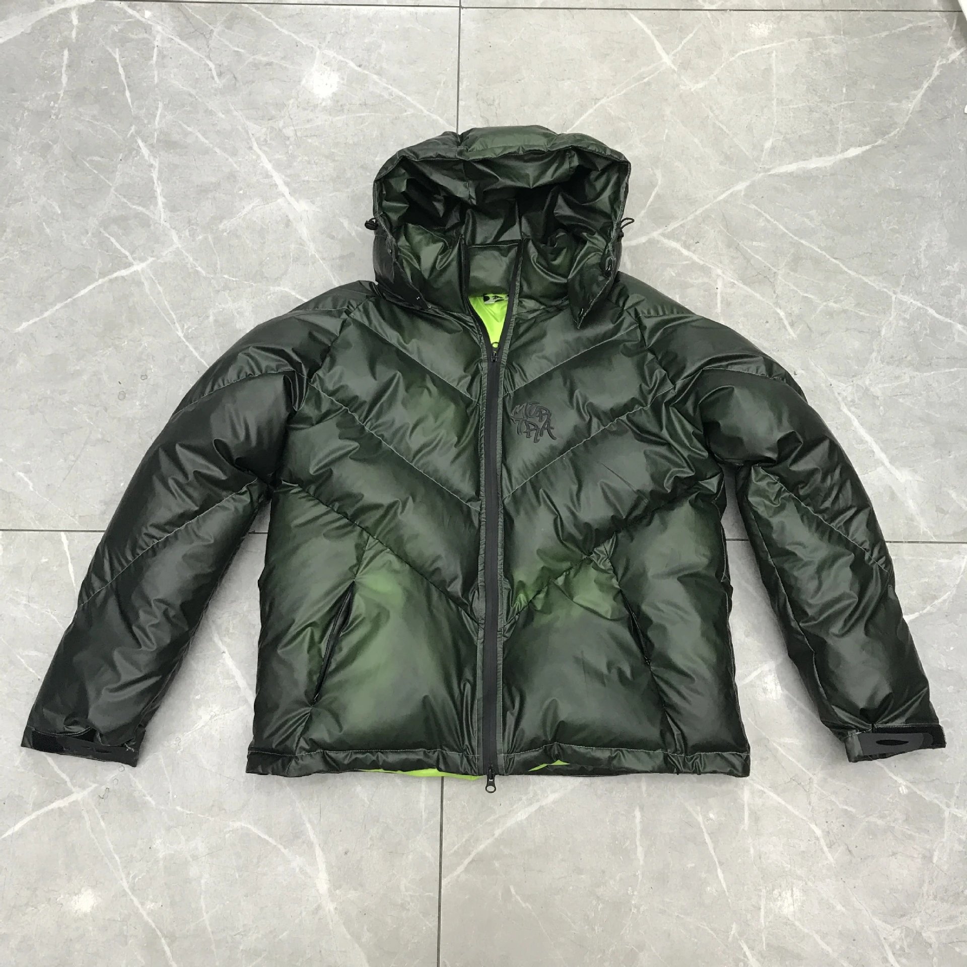 Broken Planet Gradient Green Handprint Down Jacket - 11