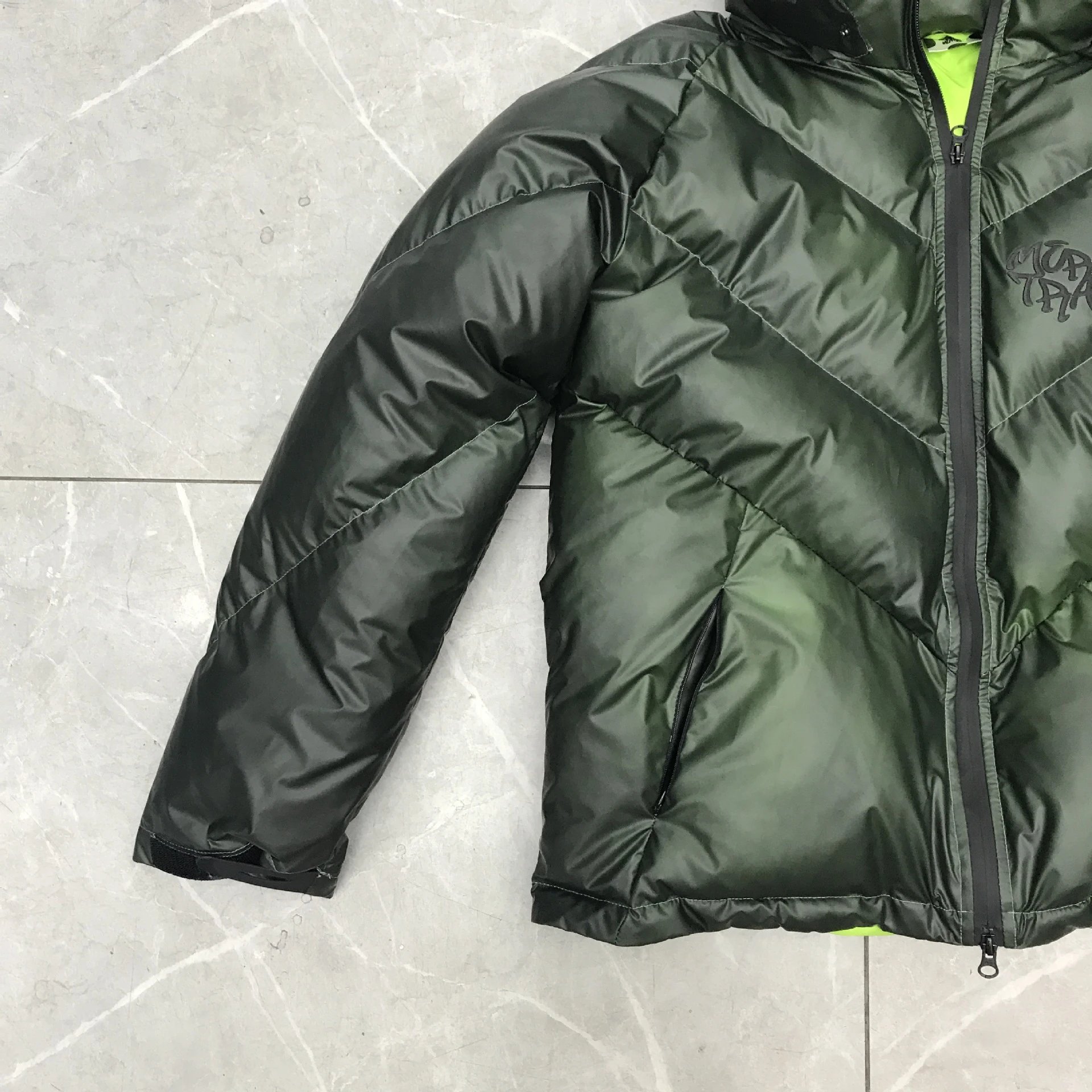 Broken Planet Gradient Green Handprint Down Jacket - 15