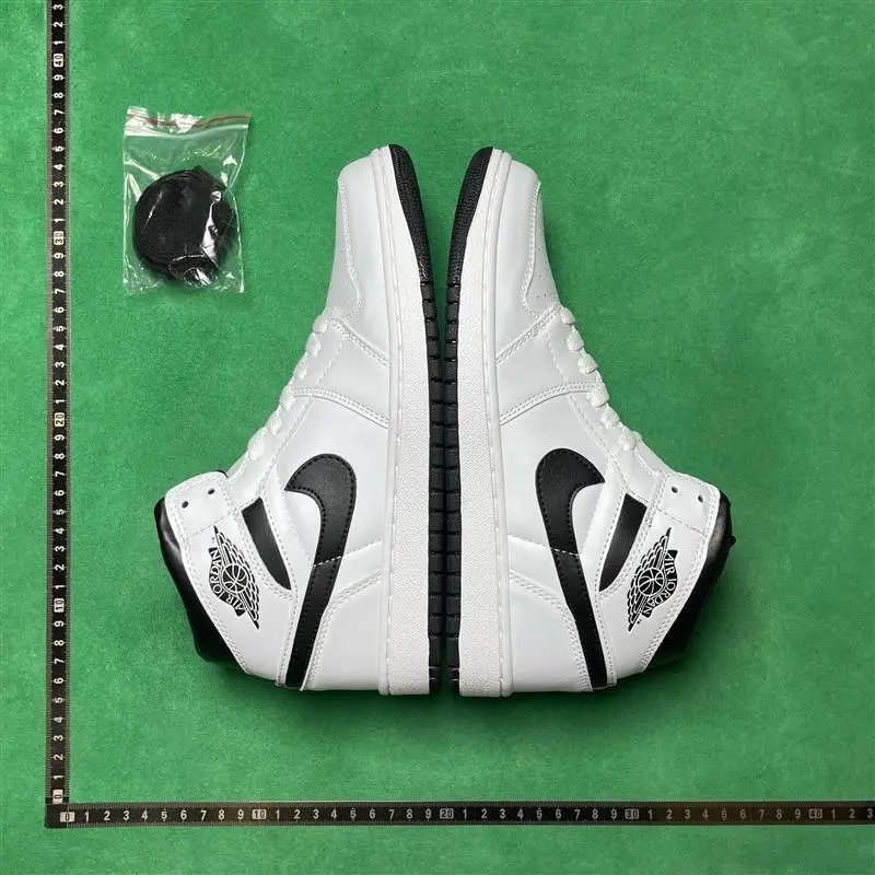 Air Jordan 1 Mid foto 4