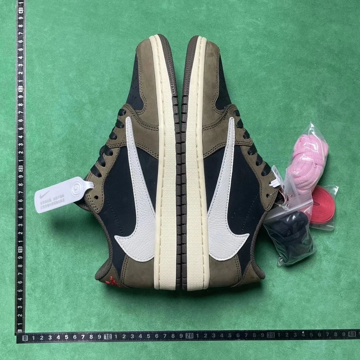 Travis Scott x Jordan Air Jordan 1 Low OG
