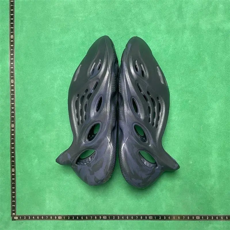 Adidas Yeezy Foam RNR foto 2