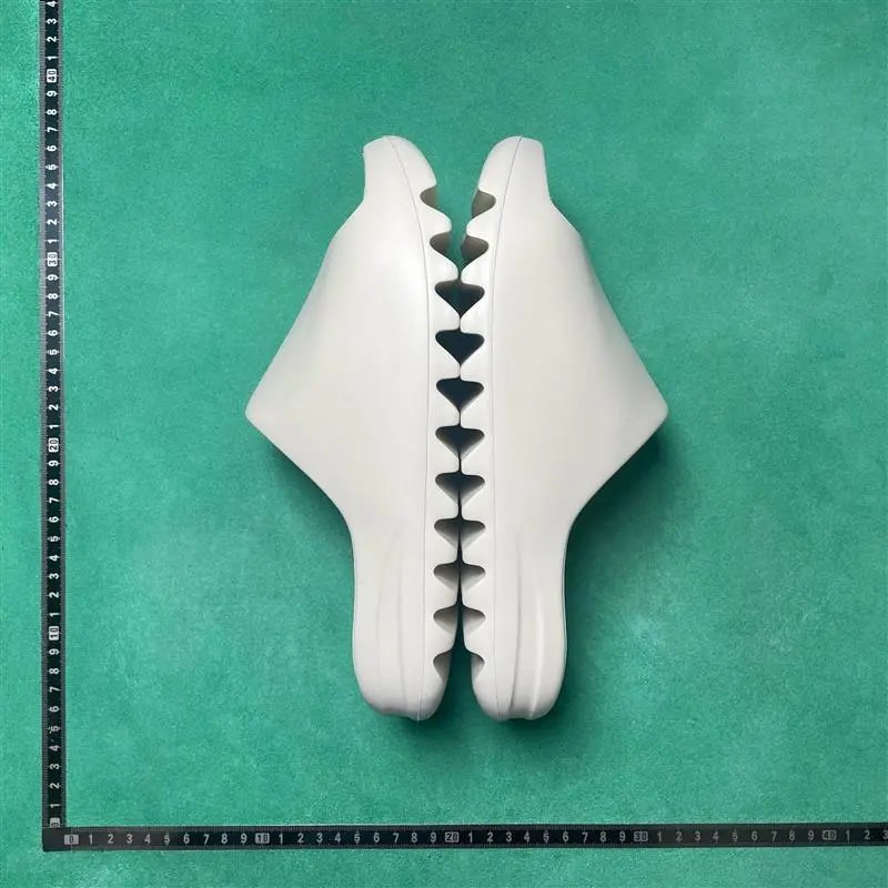 Adidas Yeezy Slide foto 5