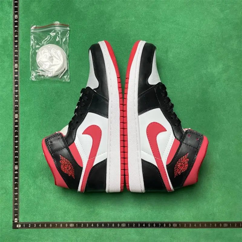 Air Jordan 1 Mid foto 3