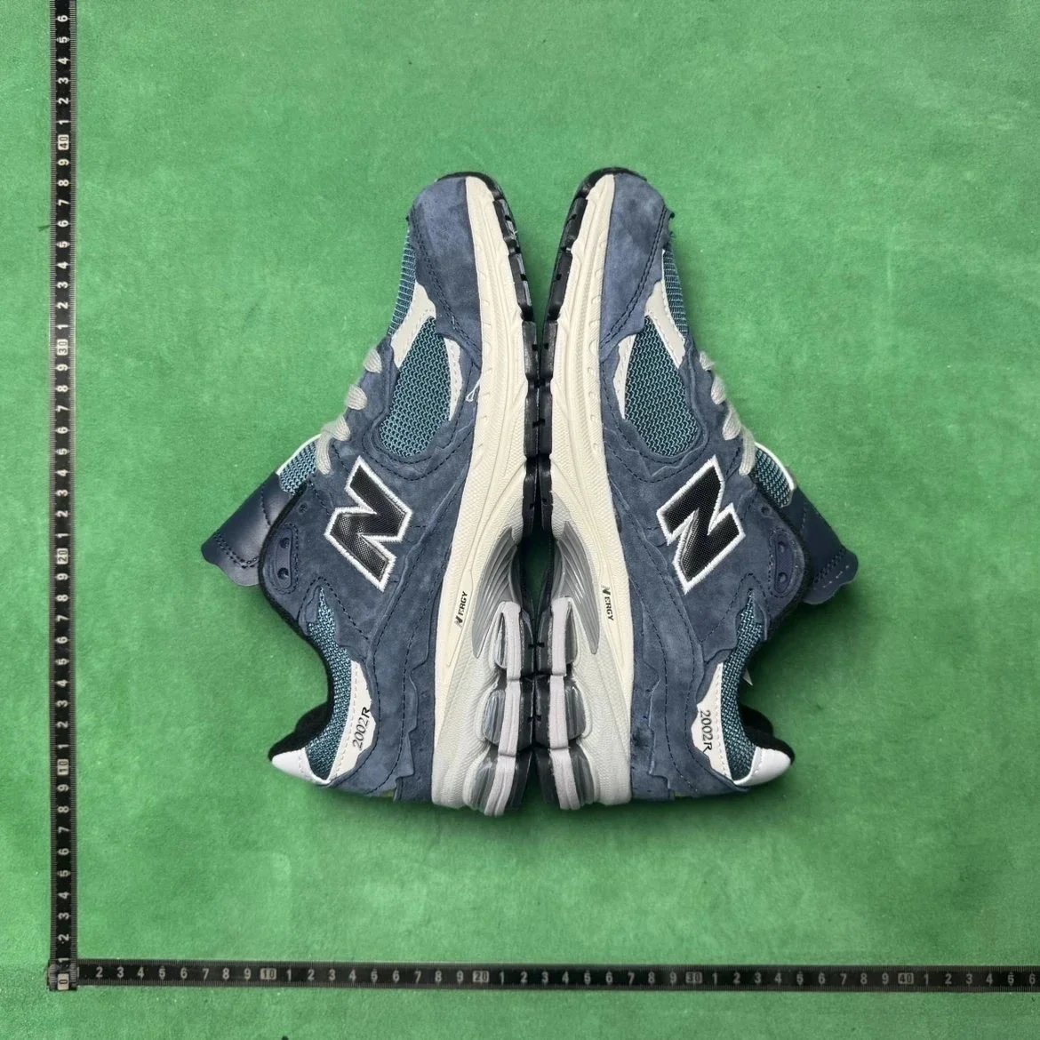 New Balance NB 2002R foto 4