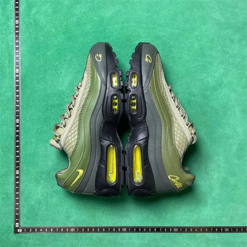 Corteiz x Nike Air Max 95 foto 3