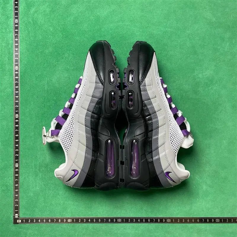 Corteiz x Nike Air Max 95 foto 6