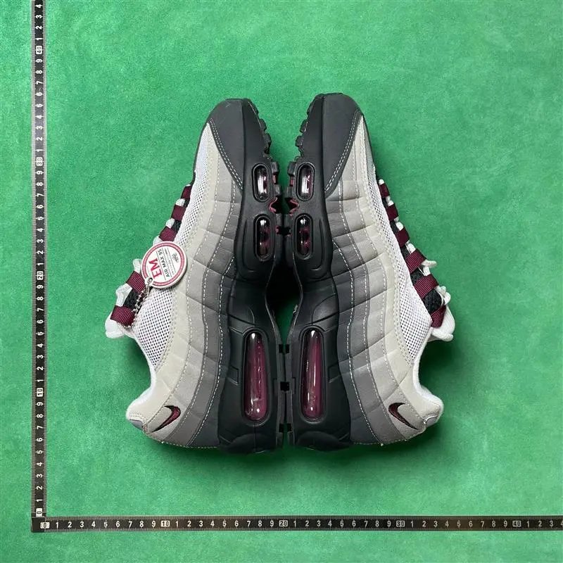 Corteiz x Nike Air Max 95 foto 4