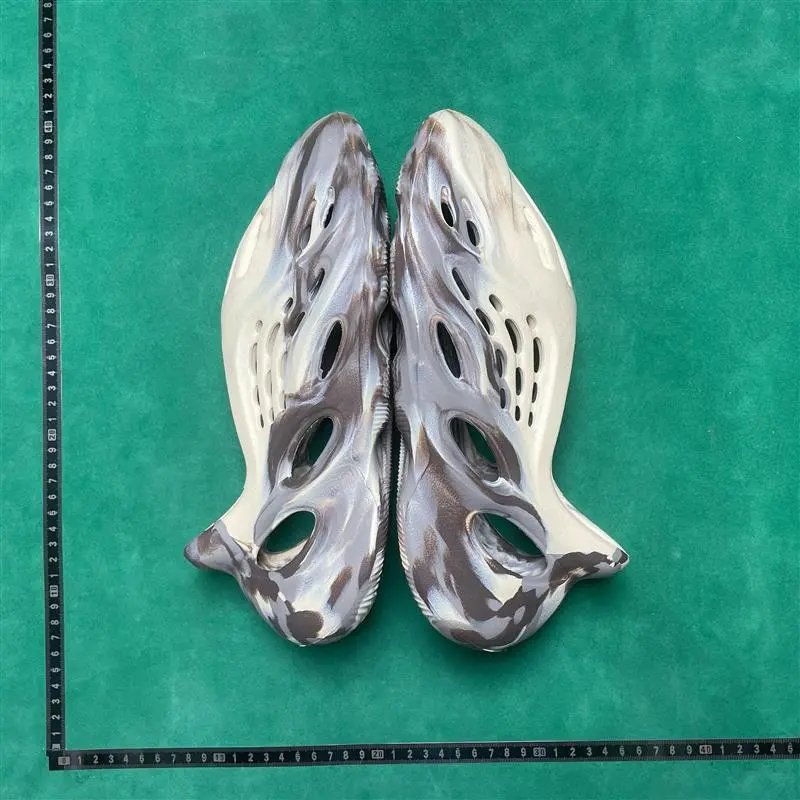 Adidas Yeezy Foam RNR foto 3