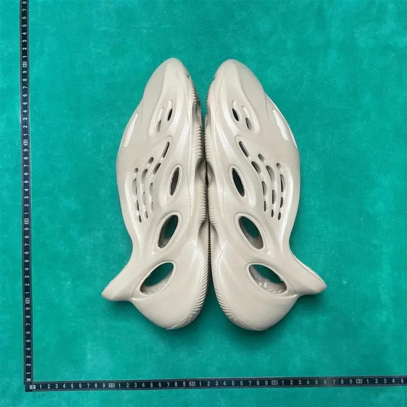 Adidas Yeezy Foam RNR foto 4