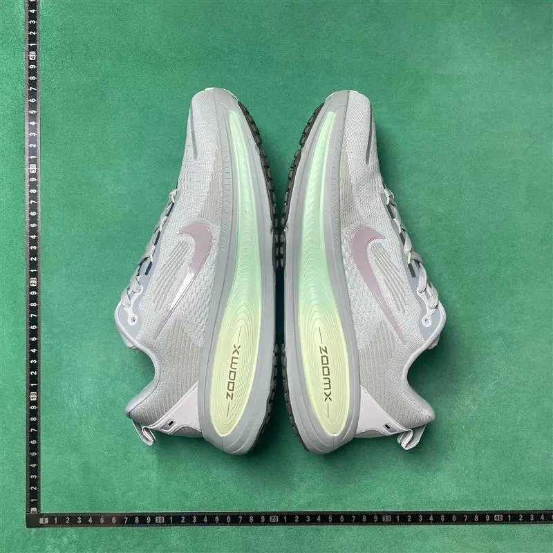 Nike Vomero 18 foto 6