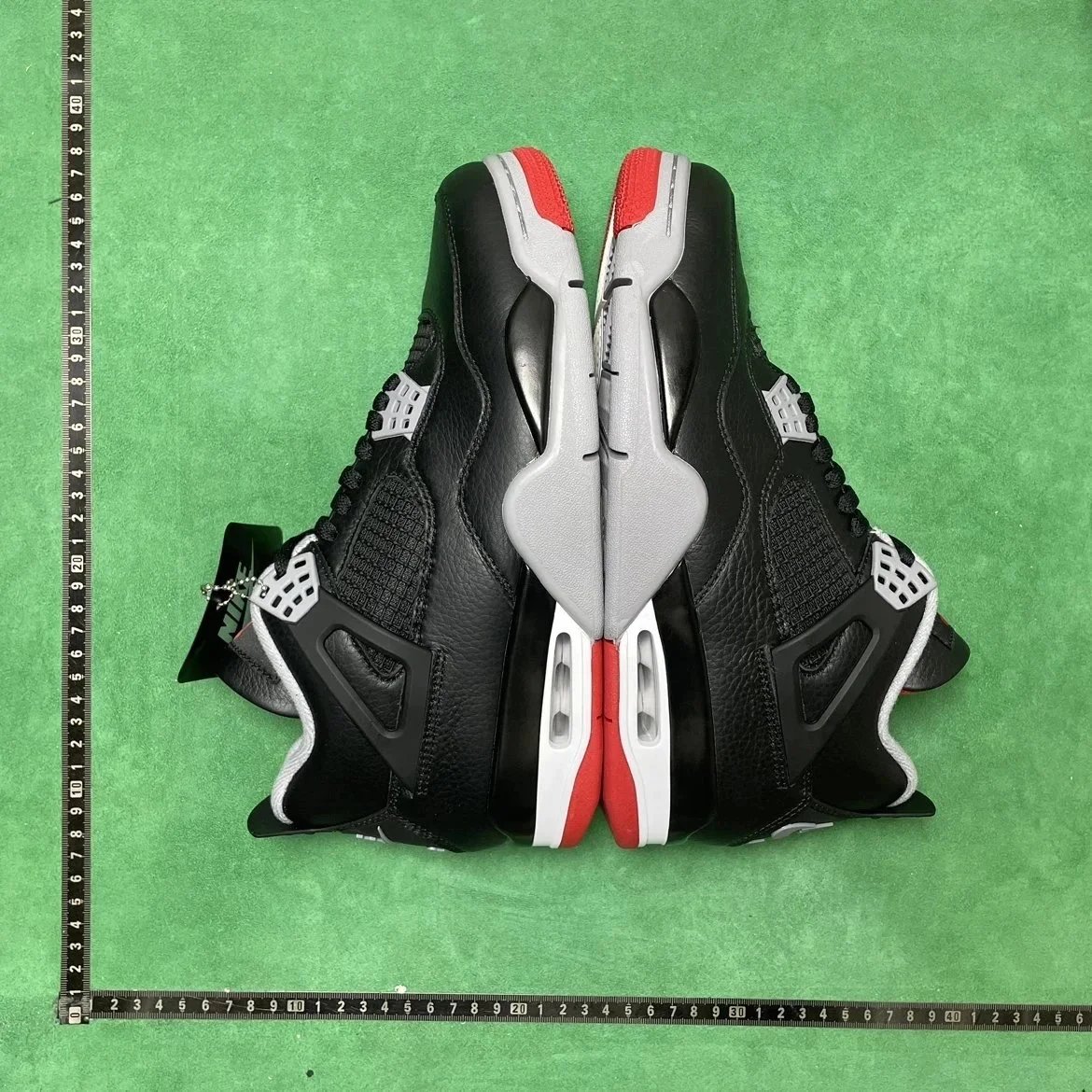 Air Jordan 4 foto 2