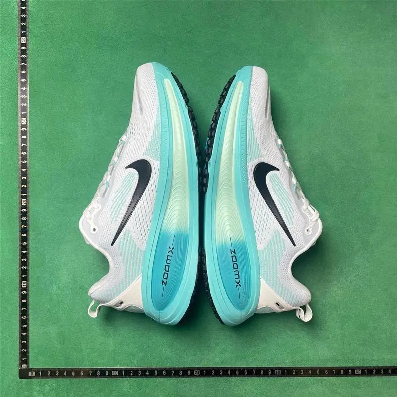 Nike Vomero 18 foto 4